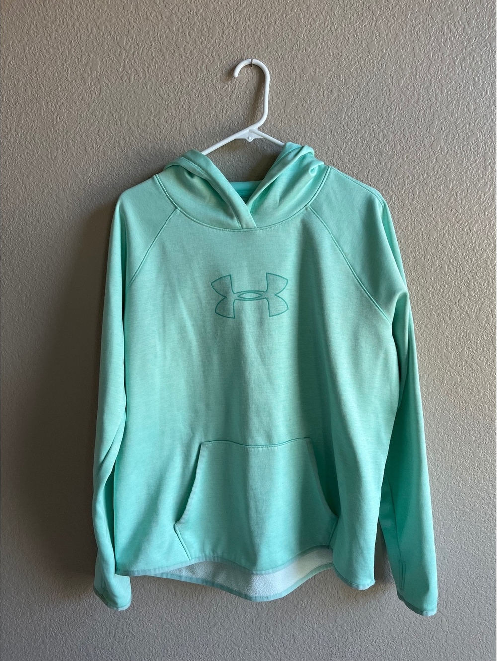 Xl Under Armour hoodie women’s light green